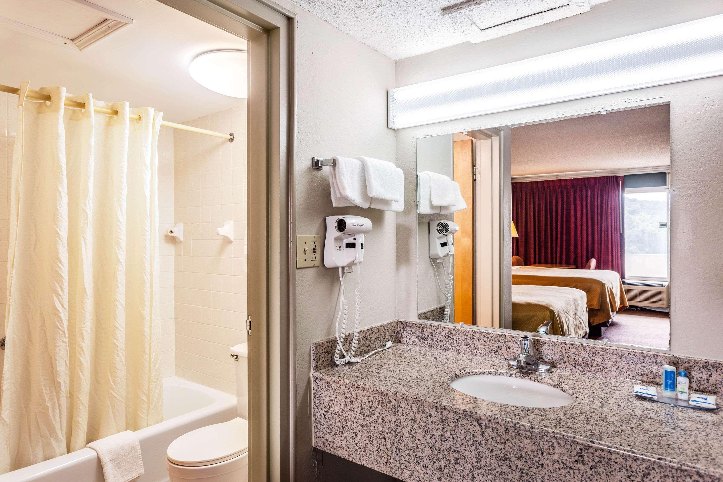 Mount Vernon Rodeway Inn Renfro Valley מראה חיצוני תמונה